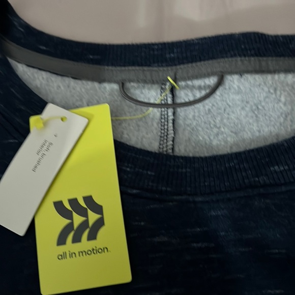 All in motion - Picture 2 of 5